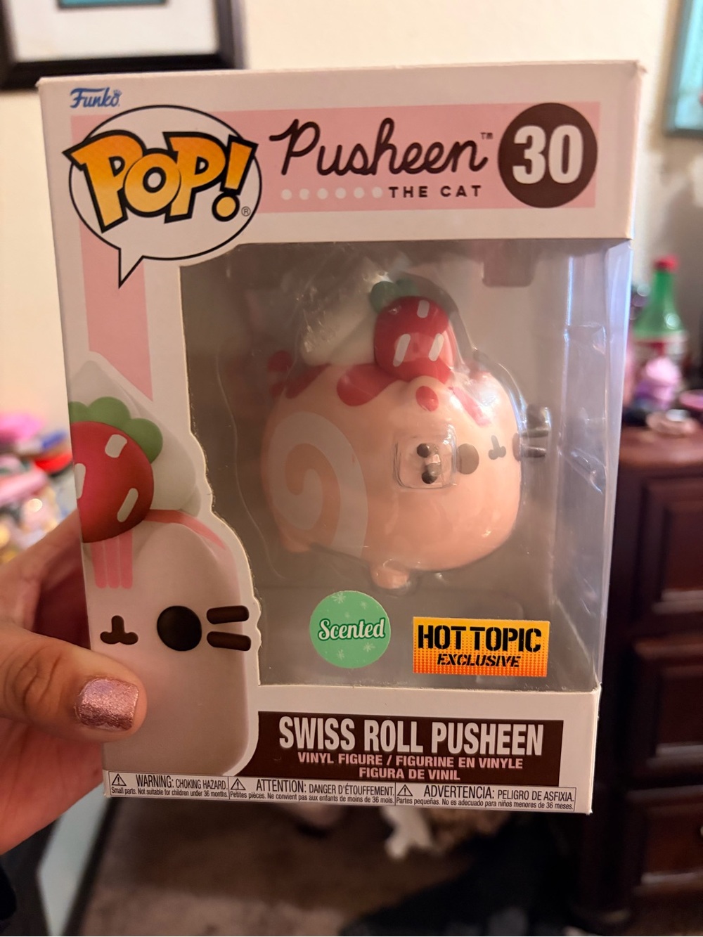 Pusheen Swiss Roll Scented Vinyl Figure - Pink